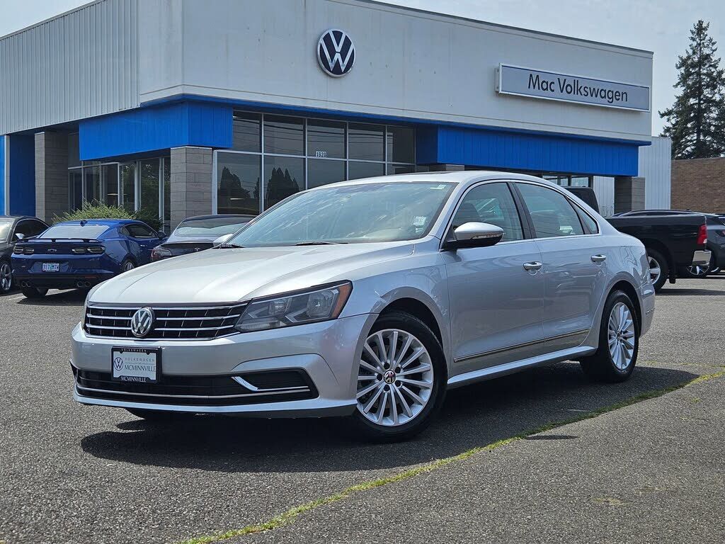 2017 VOLKSWAGEN Passat