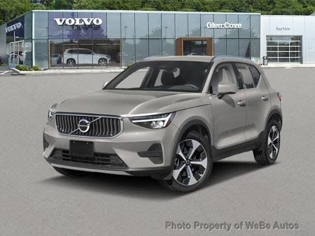 2025 VOLVO XC40