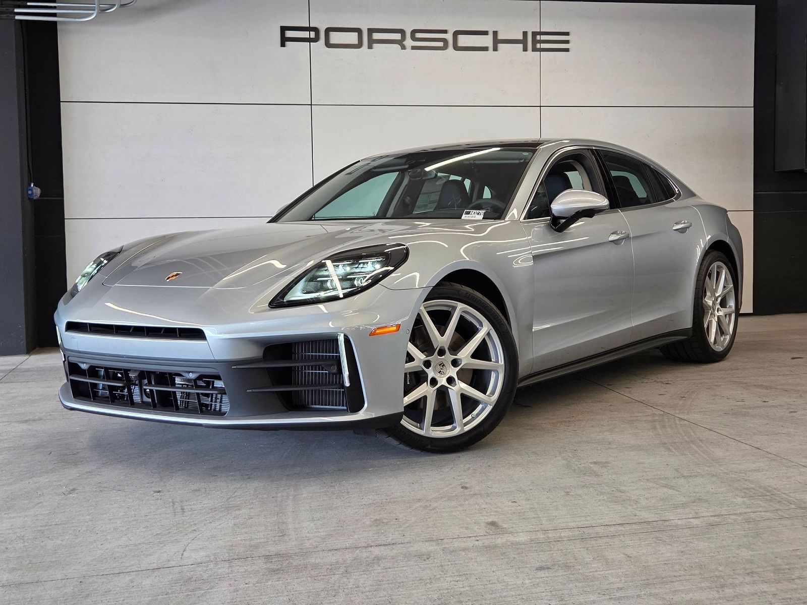 2026 PORSCHE Panamera