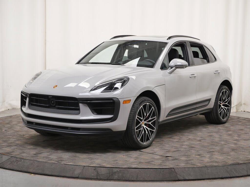 2023 PORSCHE Macan