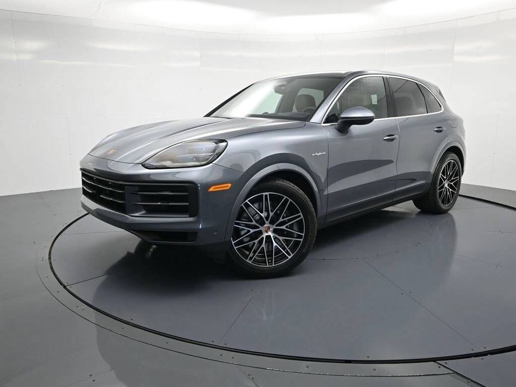 2026 PORSCHE Cayenne