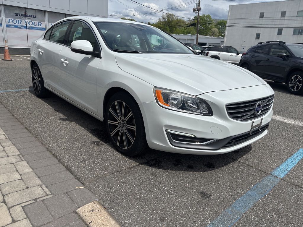 2017 VOLVO S60