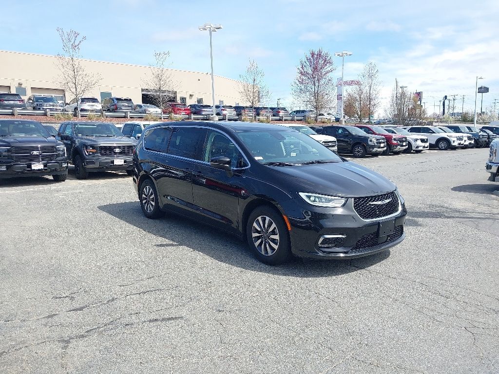 2023 CHRYSLER Pacifica