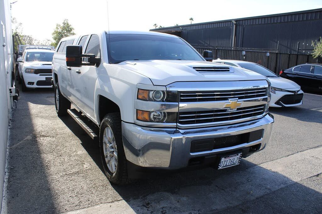 2018 CHEVROLET Silverado