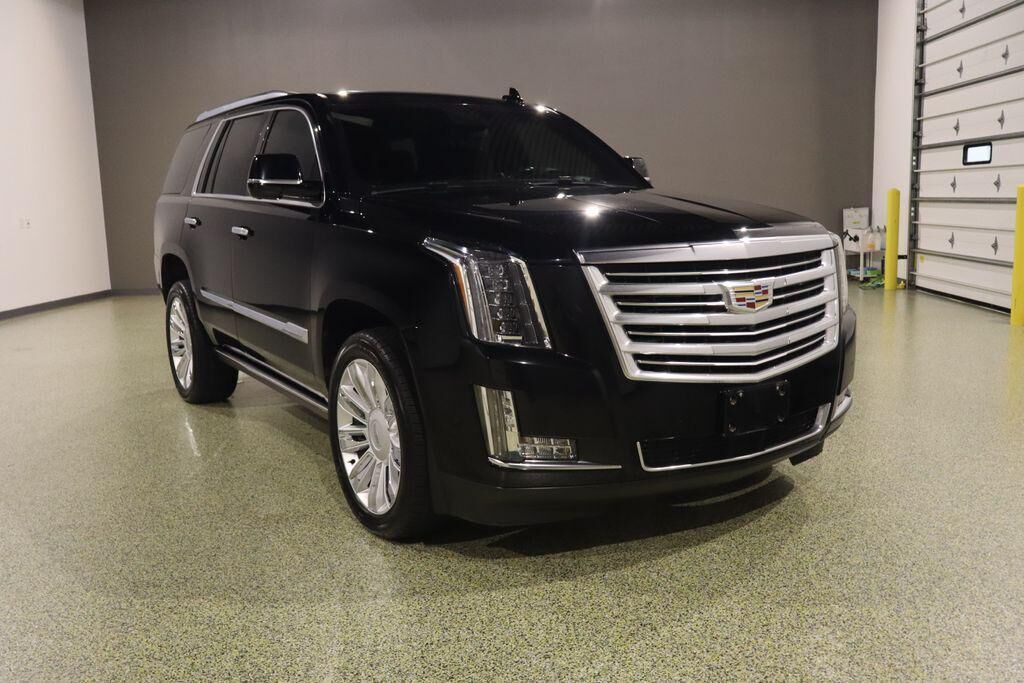 2017 CADILLAC Escalade