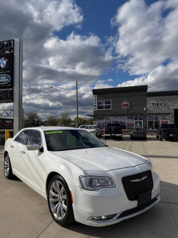 2019 CHRYSLER 300