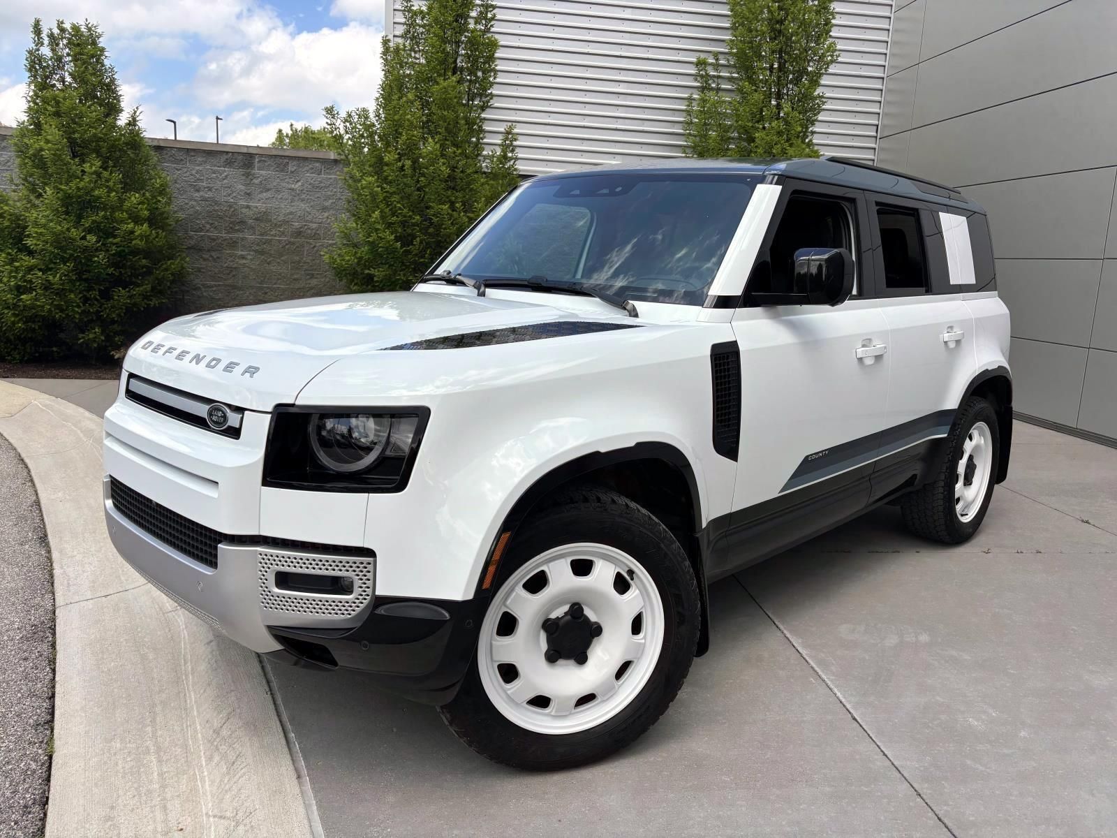 2025 LAND ROVER Defender