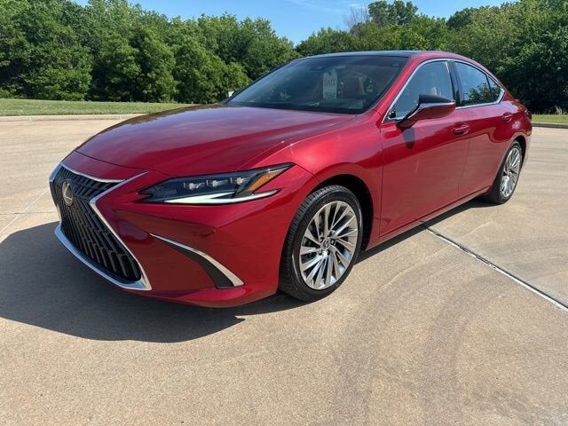 2022 LEXUS ES