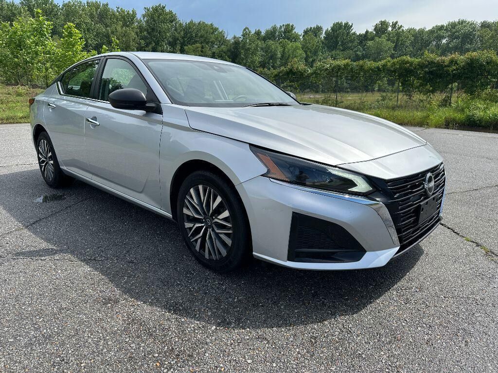 2024 NISSAN Altima