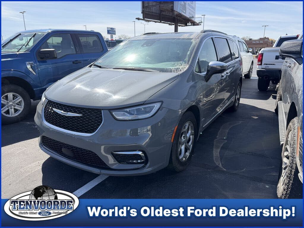 2023 CHRYSLER Pacifica