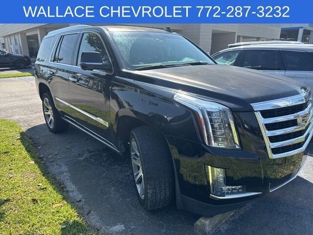 2017 CADILLAC Escalade