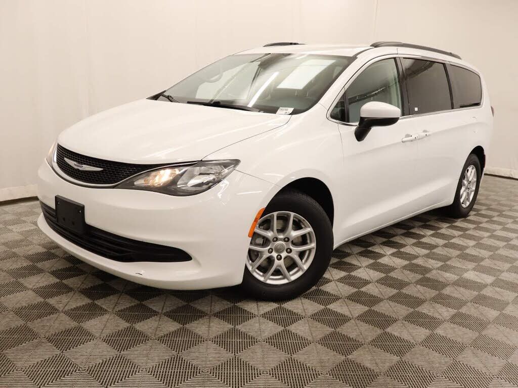 2020 CHRYSLER Voyager