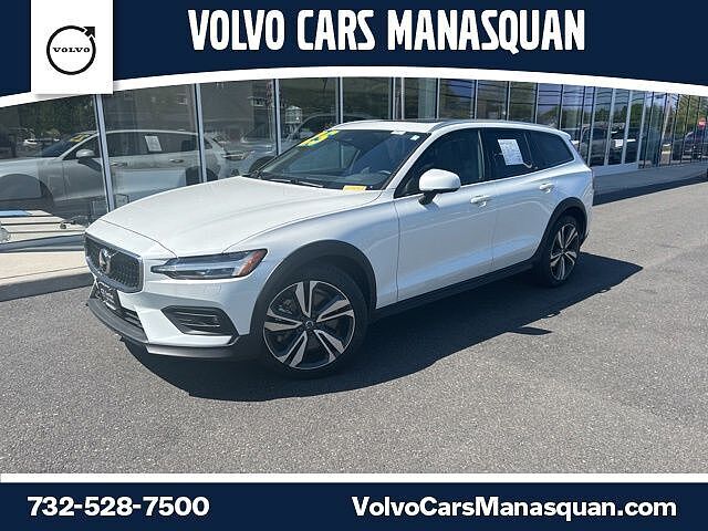 2025 VOLVO V60CC