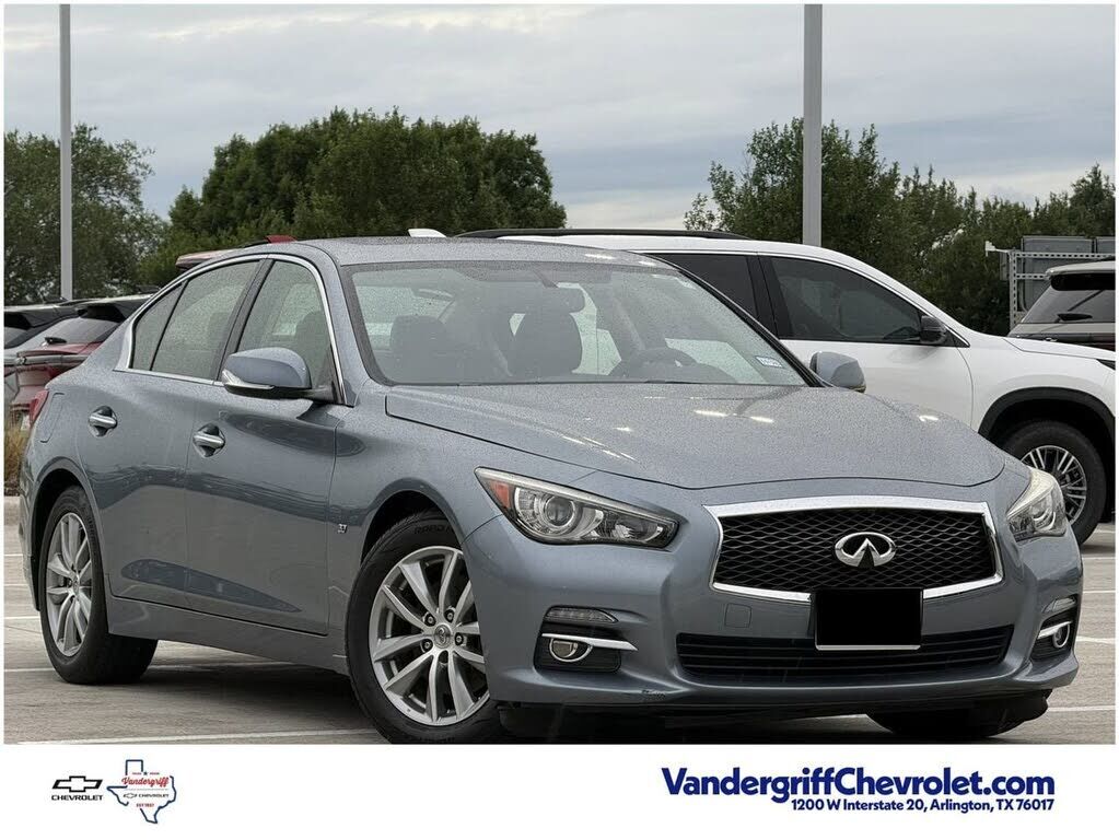 2015 INFINITI Q50