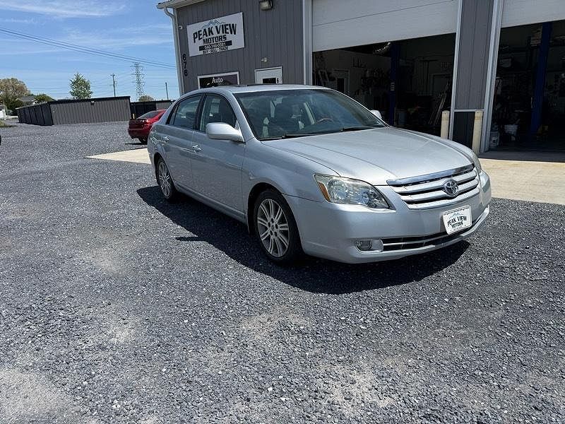 2005 TOYOTA Avalon