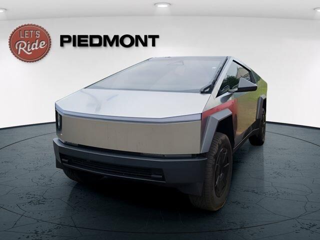 2025 TESLA Cybertruck