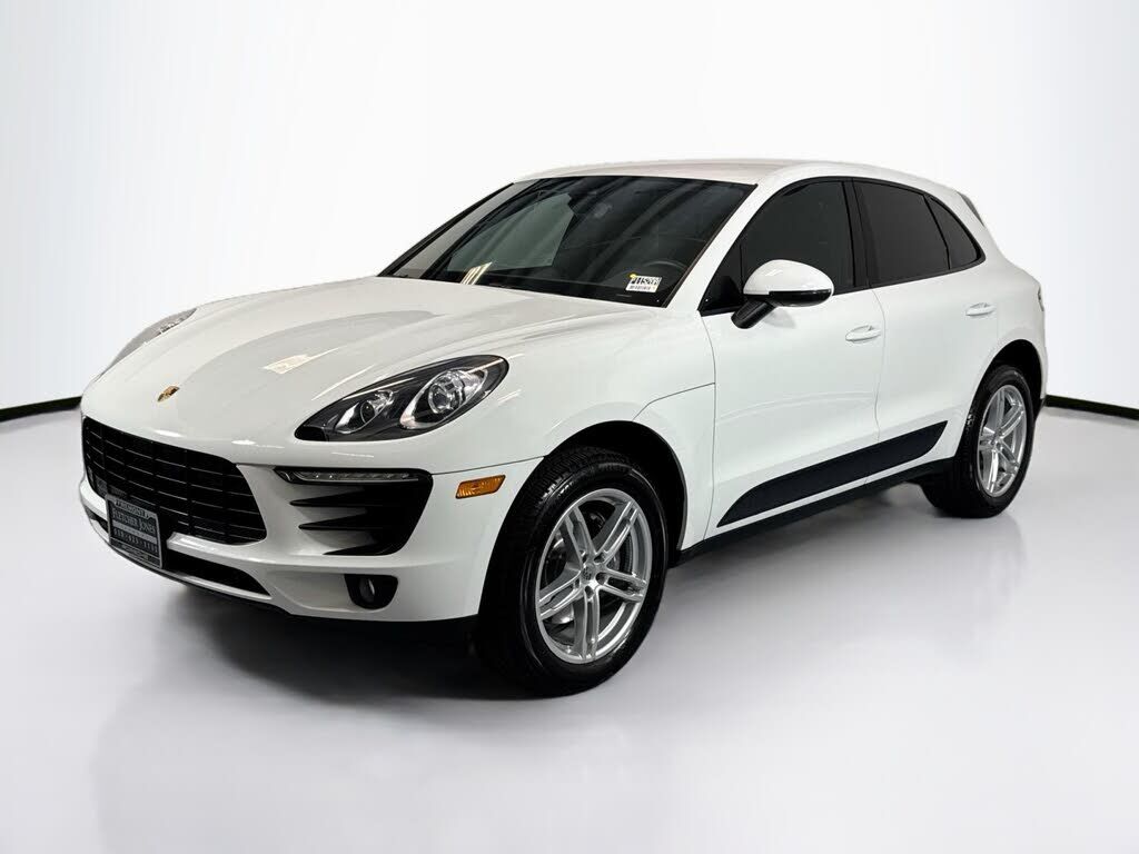 2017 PORSCHE Macan