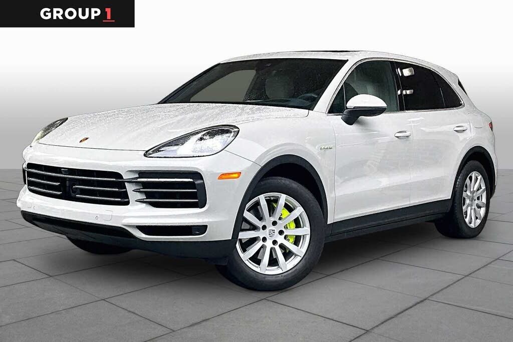 2022 PORSCHE Cayenne