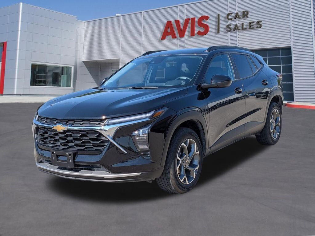 2025 CHEVROLET Trax