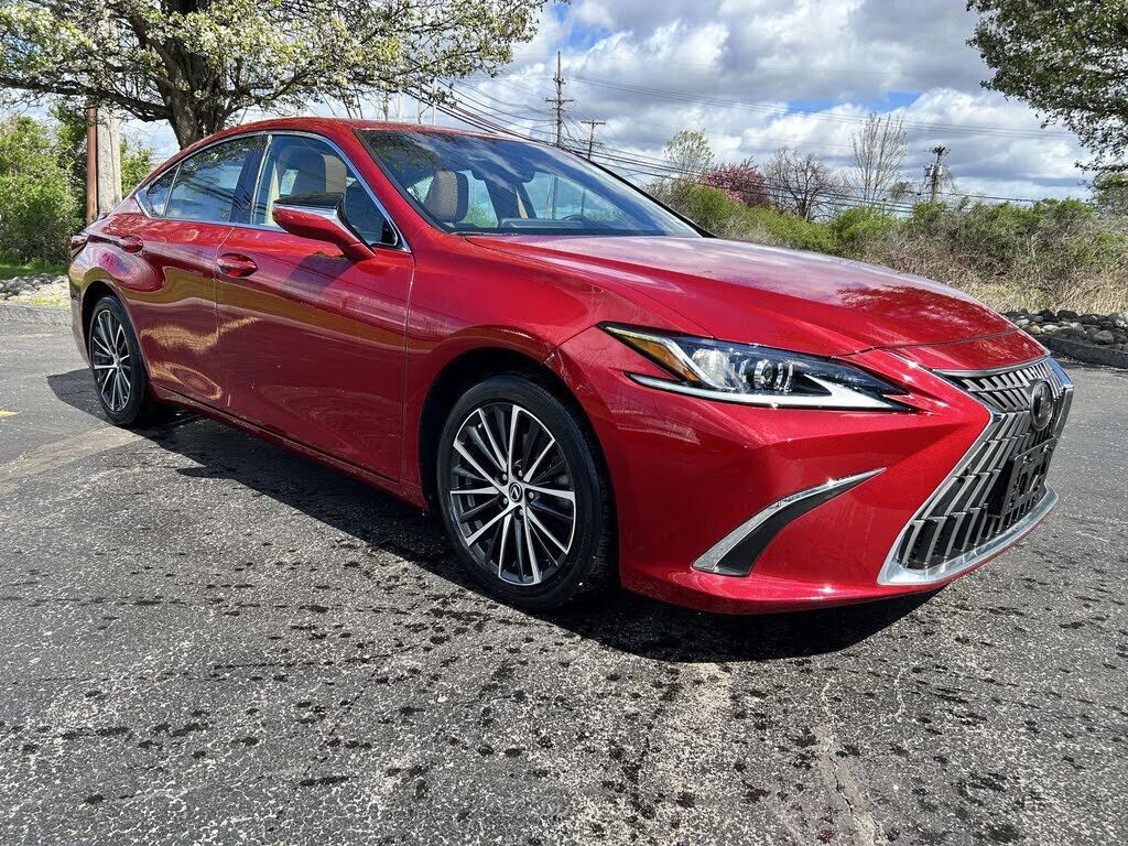 2024 LEXUS ES