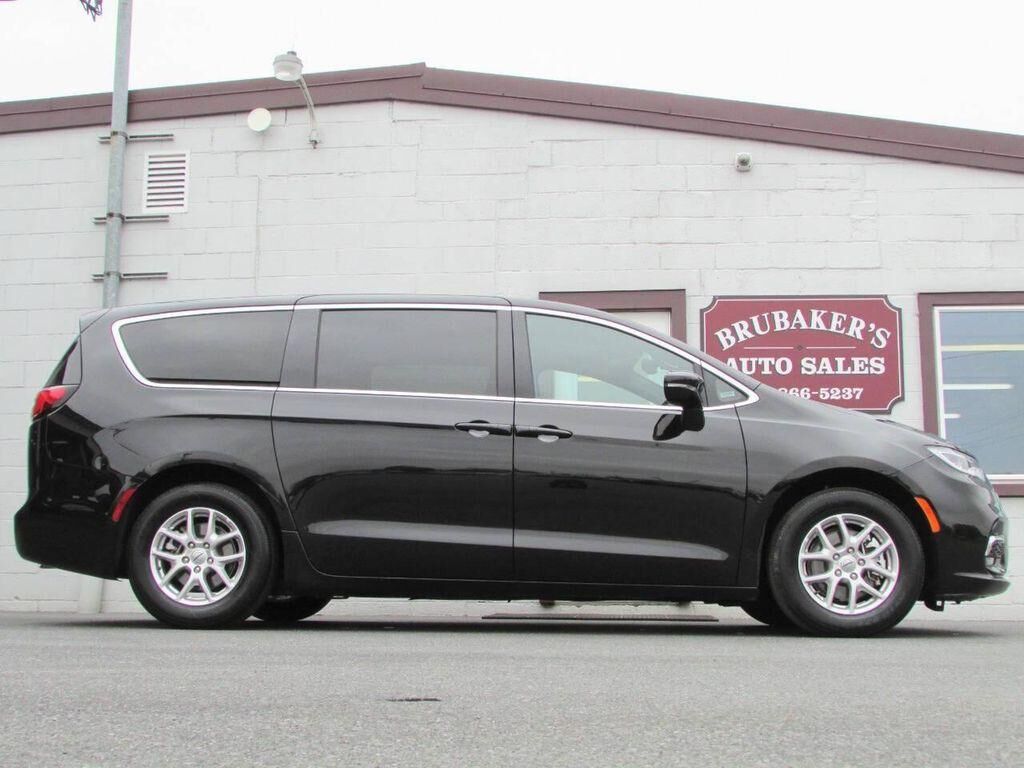 2025 CHRYSLER Pacifica