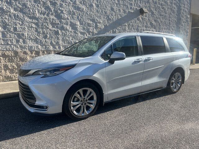 2022 TOYOTA Sienna
