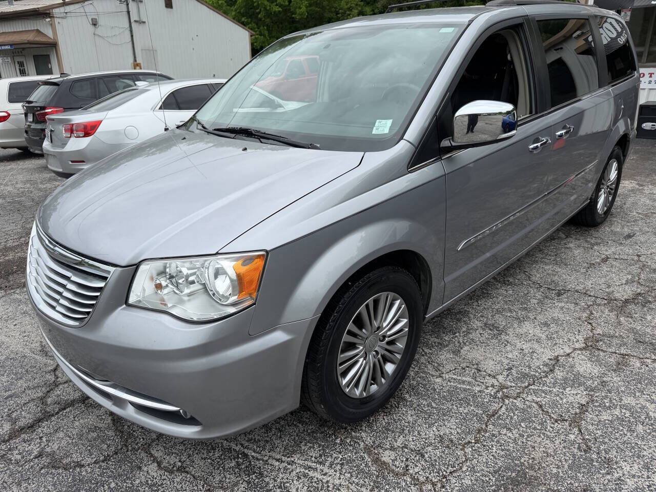 2014 CHRYSLER Town and Country