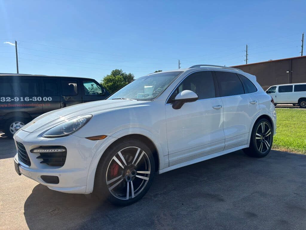 2014 PORSCHE Cayenne