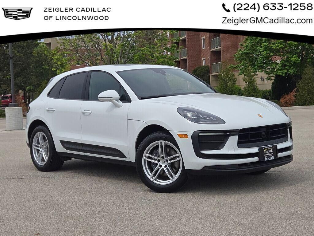 2024 PORSCHE Macan