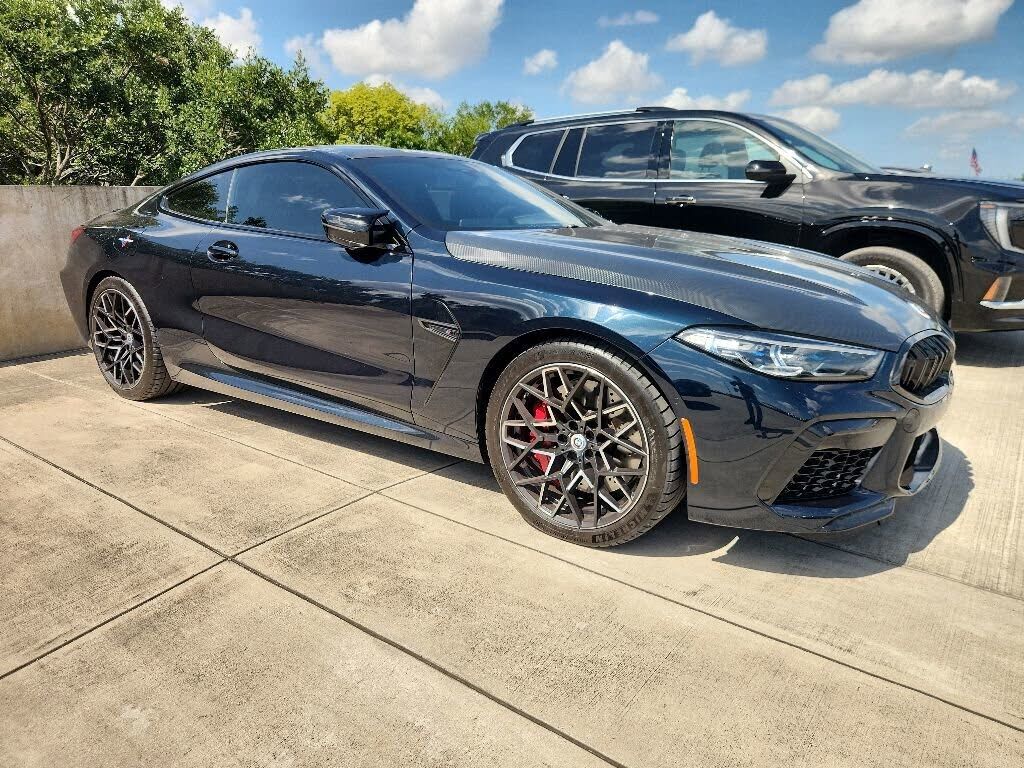 2023 BMW M8