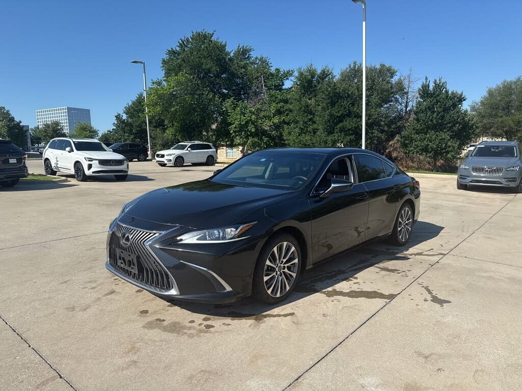2020 LEXUS ES