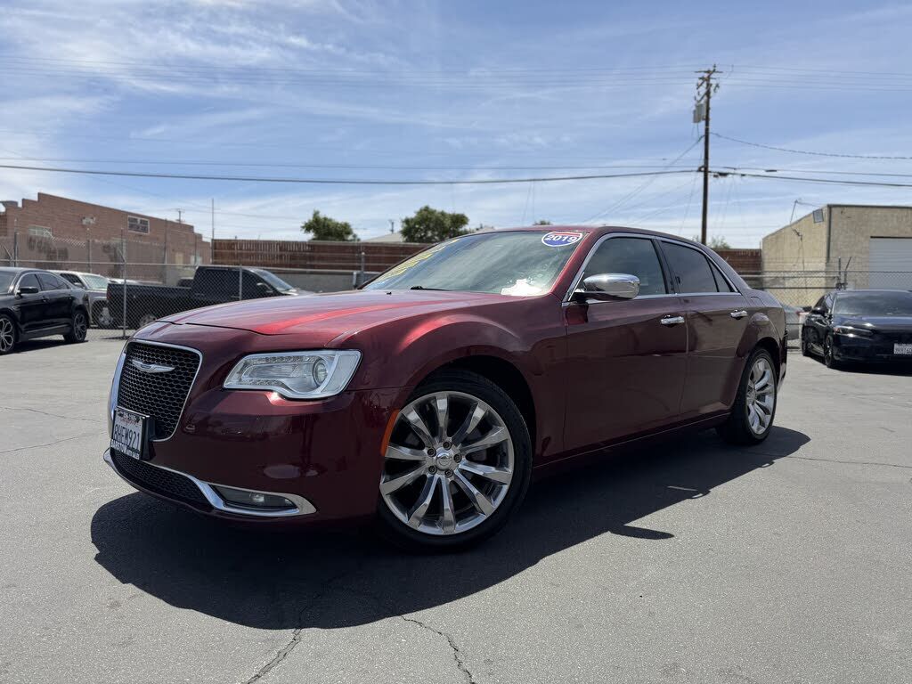 2019 CHRYSLER 300
