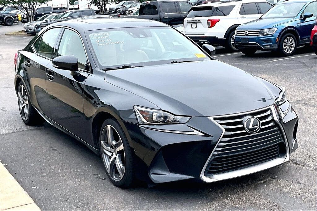 2017 LEXUS IS