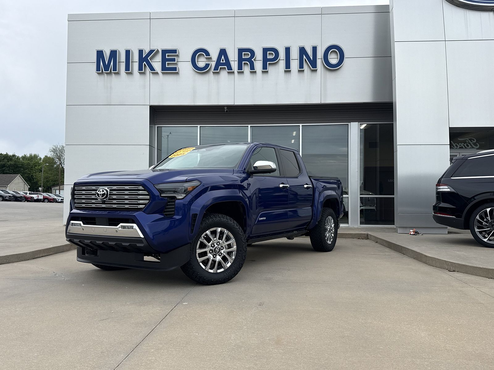 2025 TOYOTA Tacoma