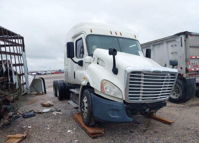 2017 FREIGHTLINER Cascadia