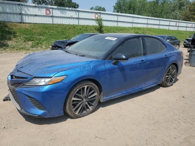 2019 TOYOTA Camry