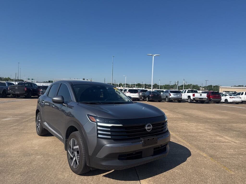 2025 NISSAN Kicks