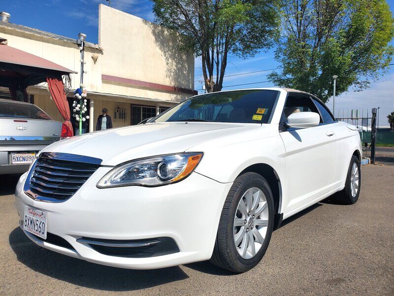2014 CHRYSLER 200