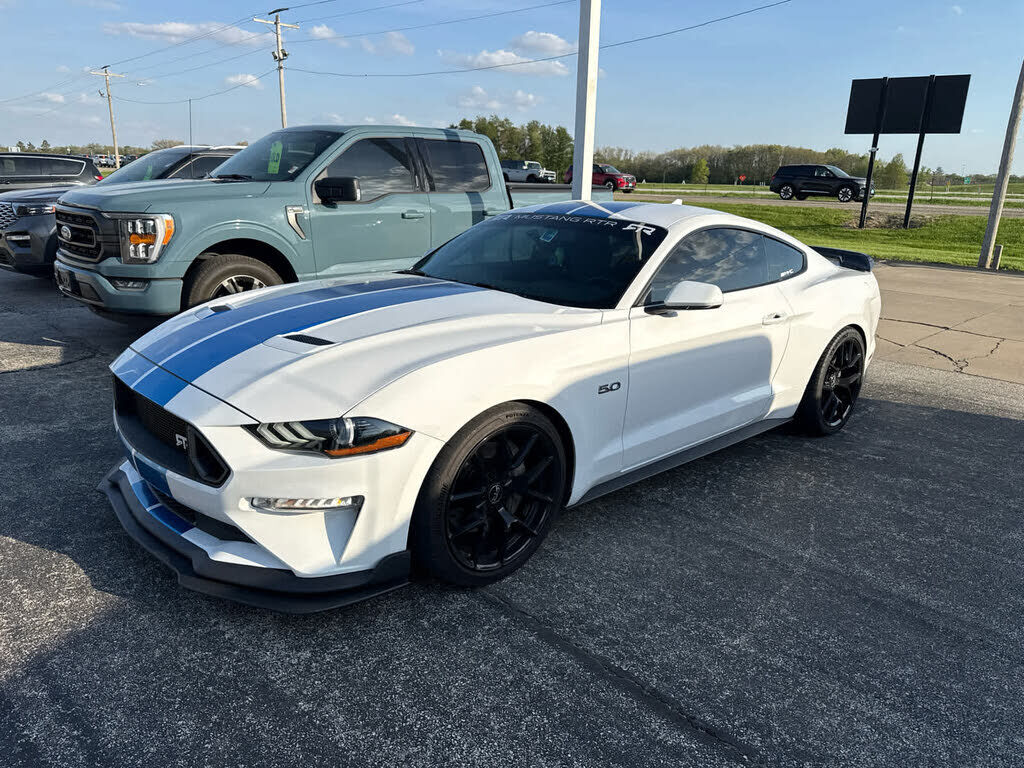 2020 FORD Mustang