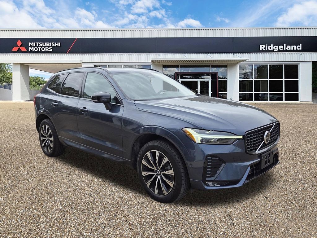 2023 VOLVO XC60