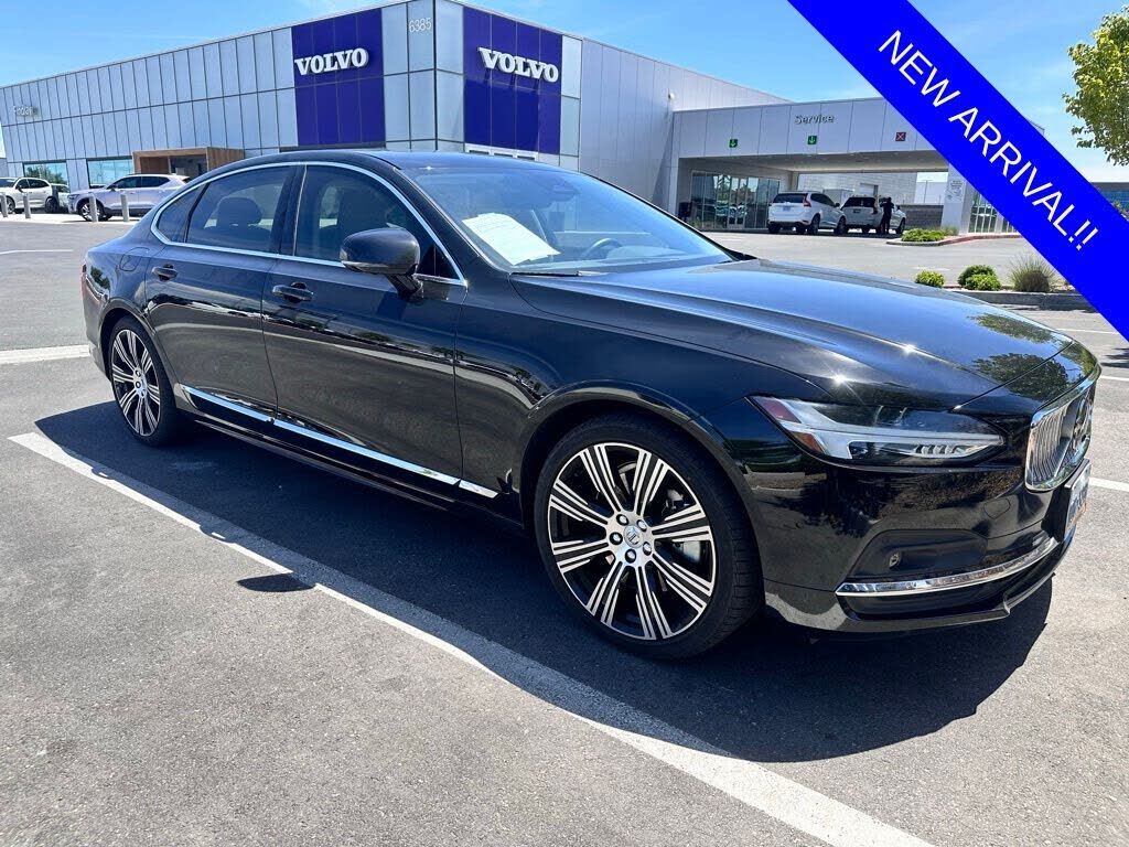 2023 VOLVO S90
