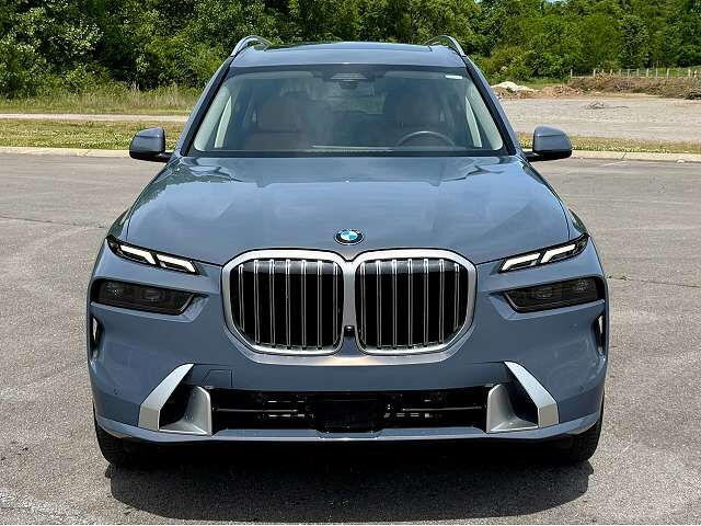 2023 BMW X7