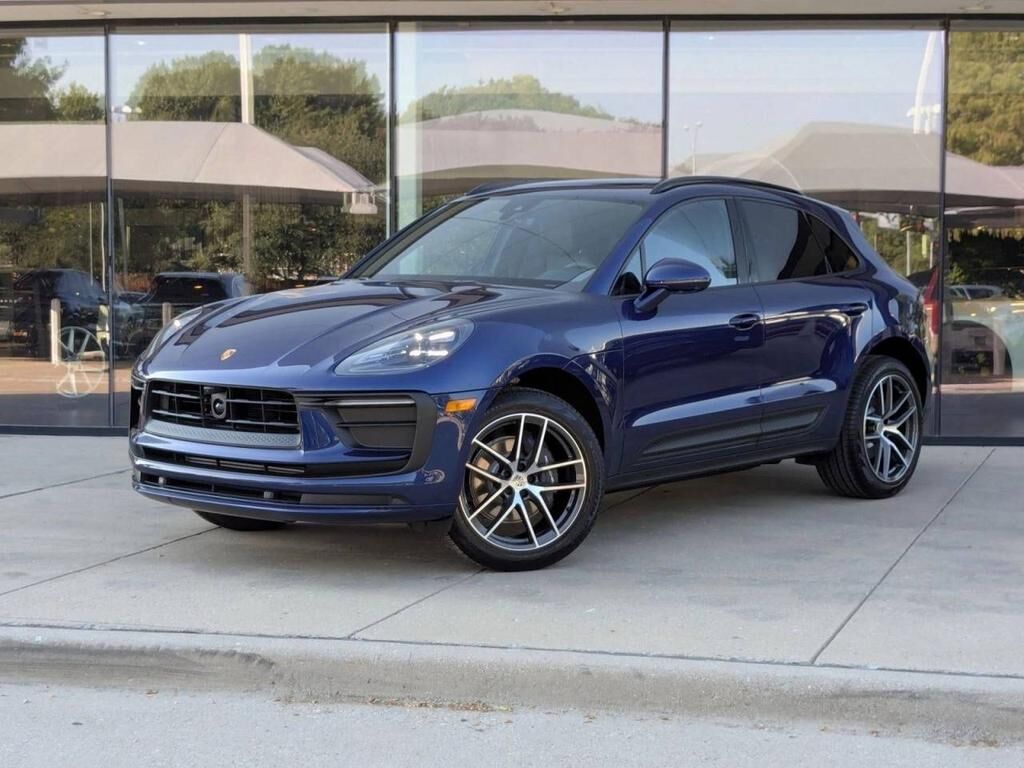 2026 PORSCHE Macan