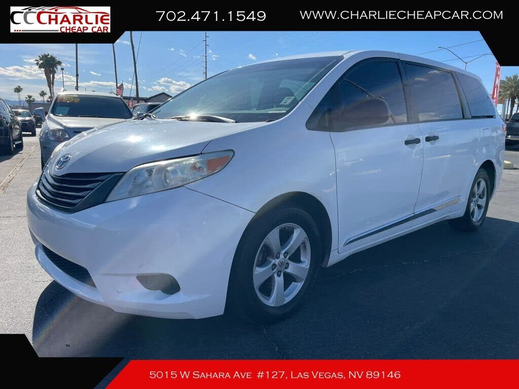 2011 TOYOTA Sienna