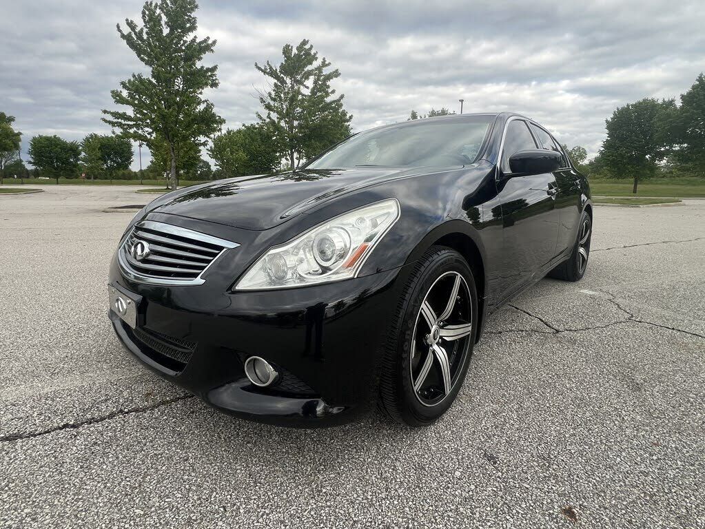2011 INFINITI G37