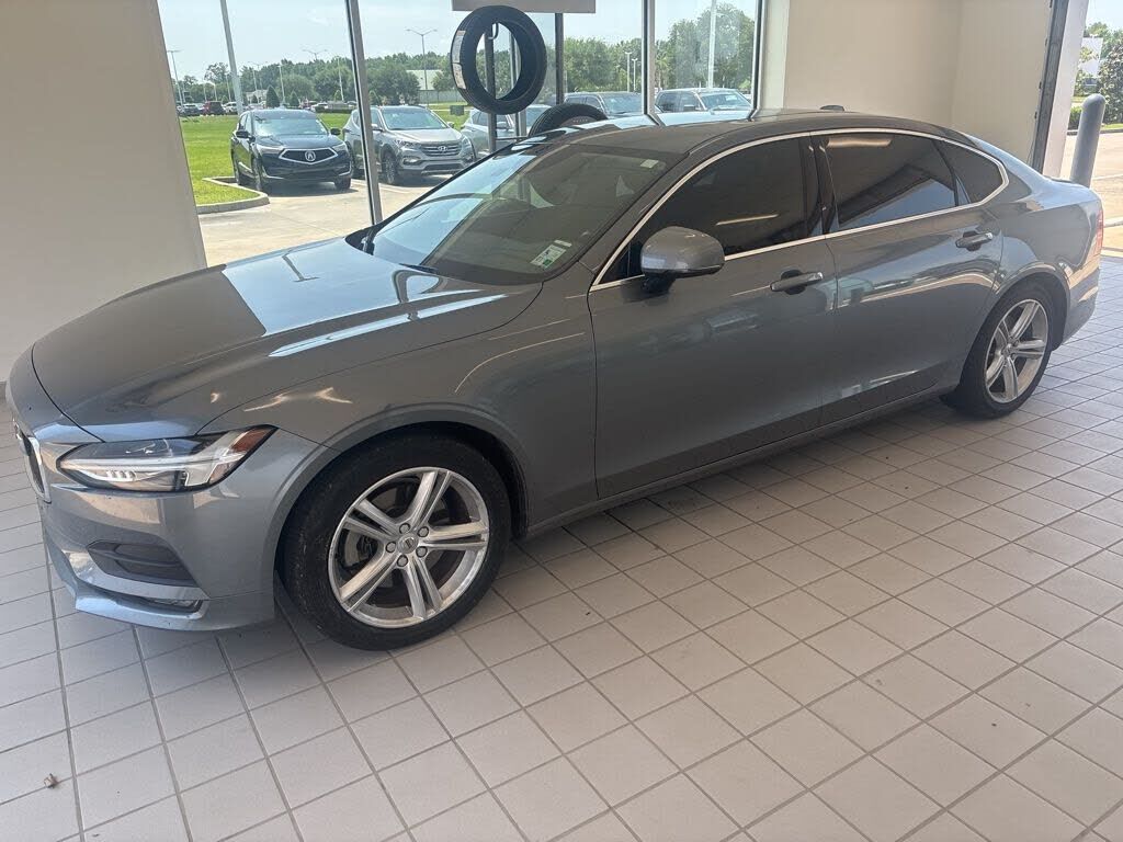 2018 VOLVO S90