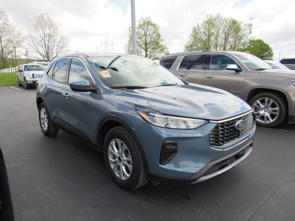 2024 FORD Escape
