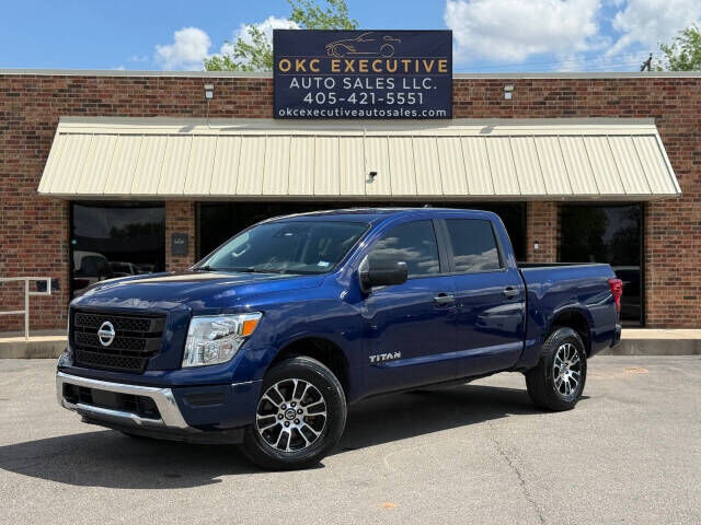 2022 NISSAN Titan