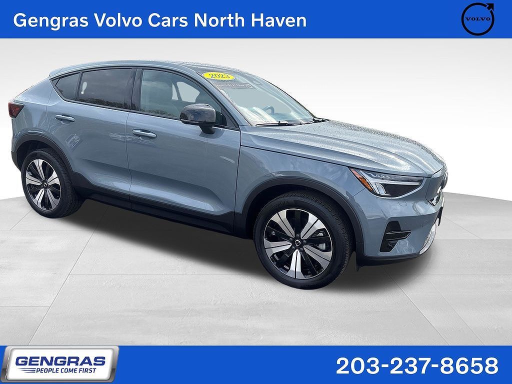 2023 VOLVO C40