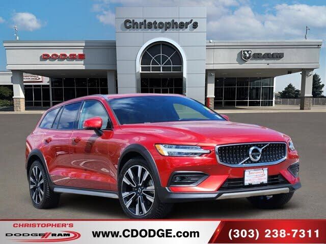 2020 VOLVO V60CC